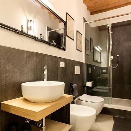 Apartment Industrial In The Heart Of